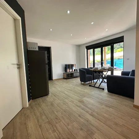 Apartamento Cour Ancienne école Avec Jacuzzi Privé *