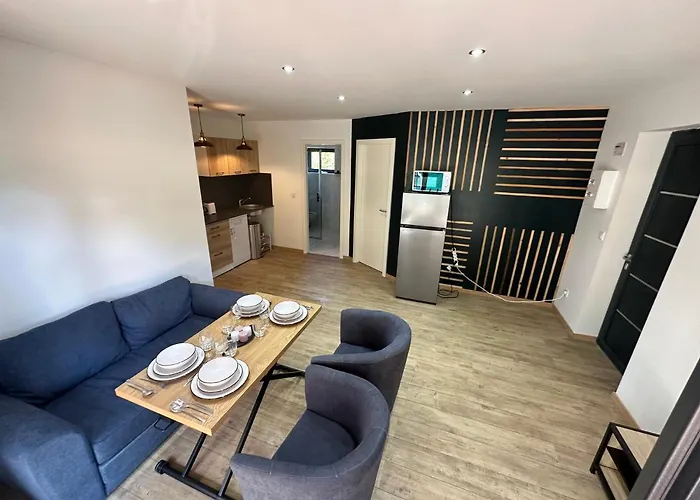 Cour Ancienne Ecole Avec Jacuzzi Prive Lejlighed *