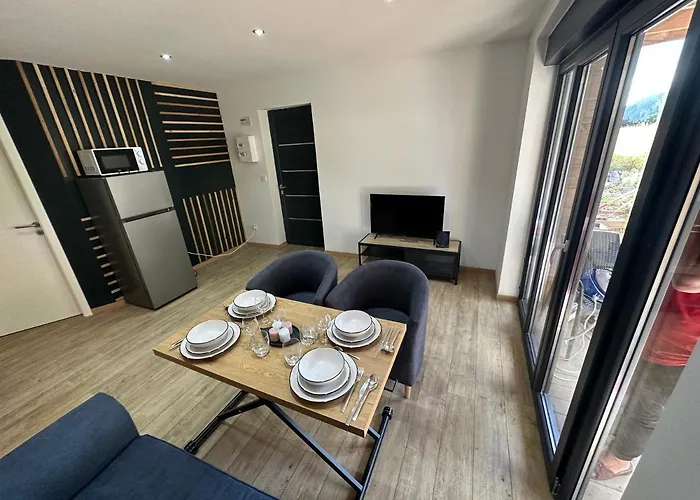 Cour Ancienne Ecole Avec Jacuzzi Prive Lejlighed