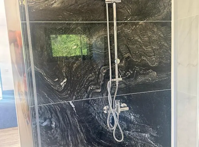 Cour Ancienne Ecole Avec Jacuzzi Prive Lejlighed